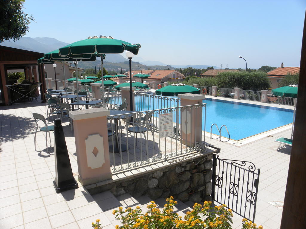Hotel Ristorante Borgo La Tana 3*